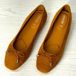 Geox Women's Brown Suede Flats